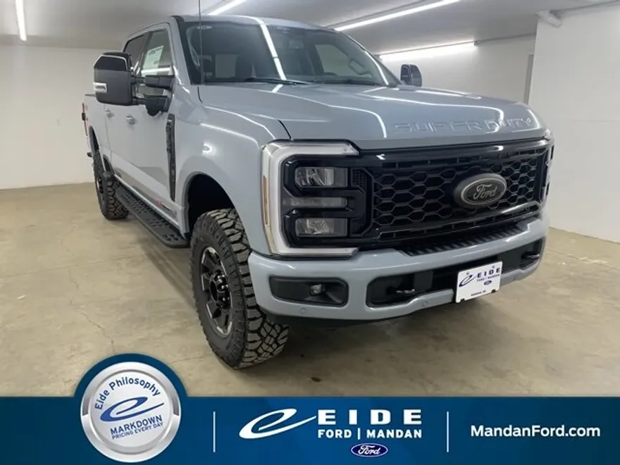 2025 Ford F-350 Lariat photo 1