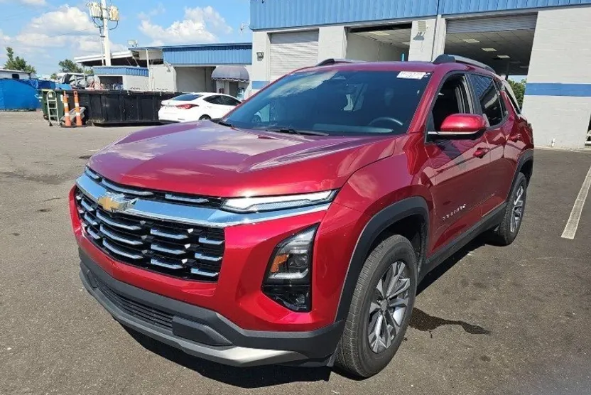 2025 Chevrolet Equinox LT photo 1