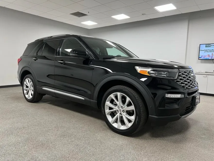 2022 Ford Explorer Platinum photo 1