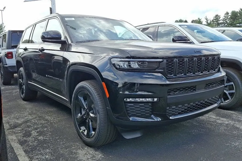 2025 Jeep Grand Cherokee Limited photo 1
