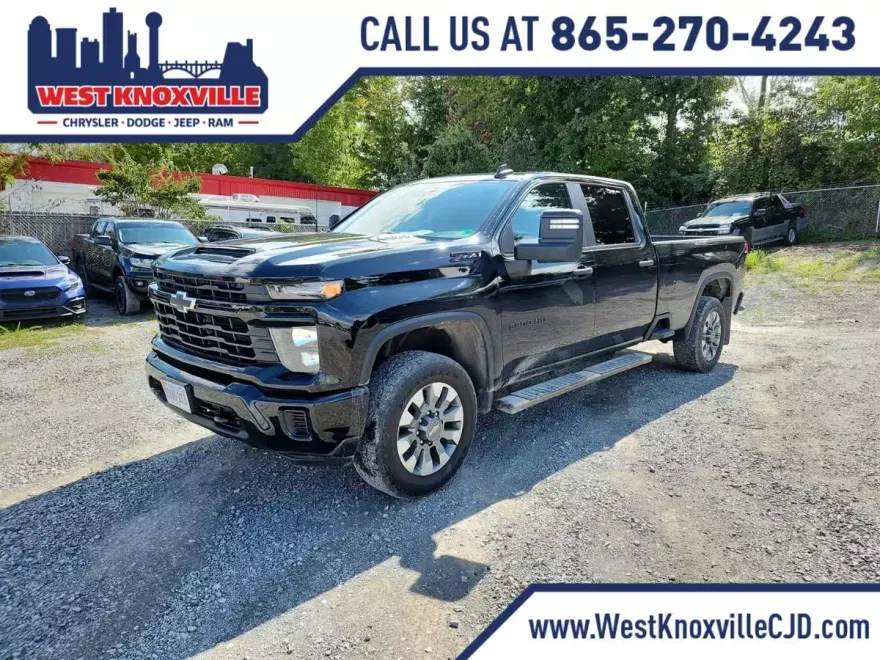 2024 Chevrolet Silverado 2500HD Custom photo 1