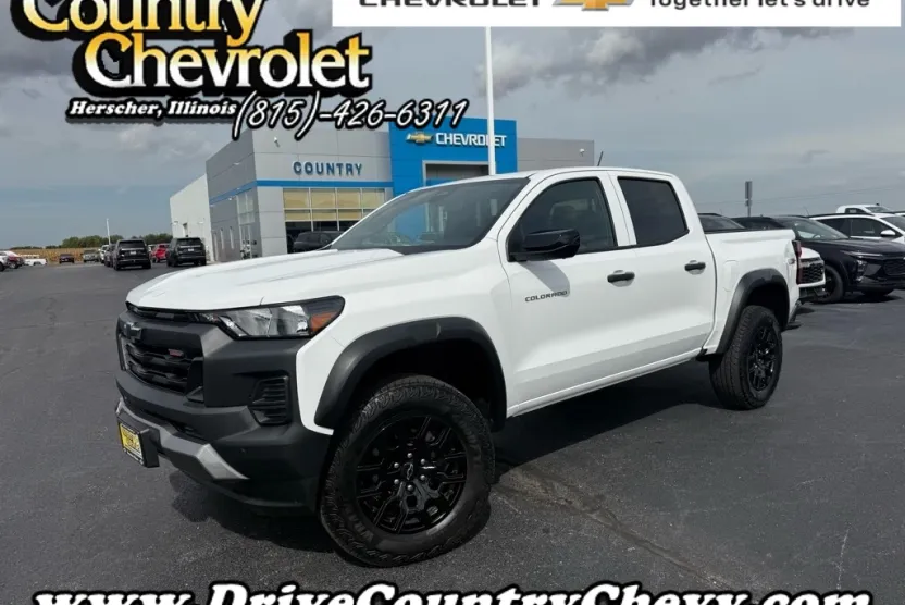 2024 Chevrolet Colorado Trail Boss photo 1