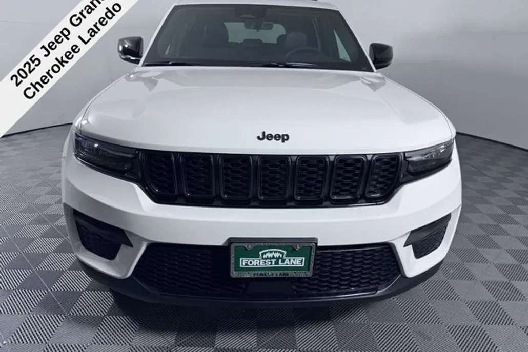 2025 Jeep Grand Cherokee Laredo Altitude X photo 1