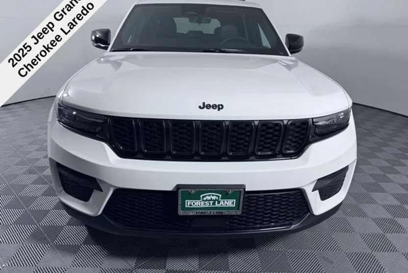 2025 Jeep Grand Cherokee Laredo Altitude X photo 1