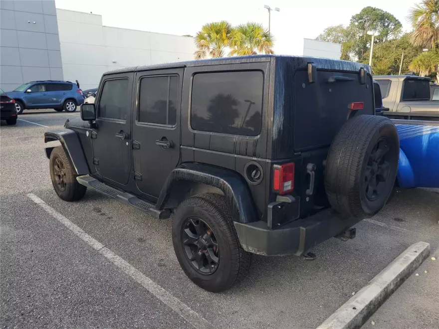 2013 Jeep Wrangler Unlimited Sahara photo 1