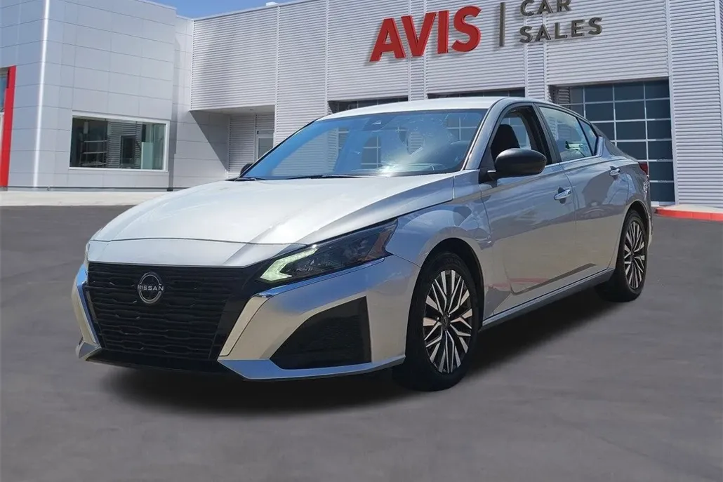 2024 Nissan Altima 2.5 SV photo 1