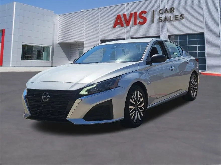 2024 Nissan Altima 2.5 SV photo 1