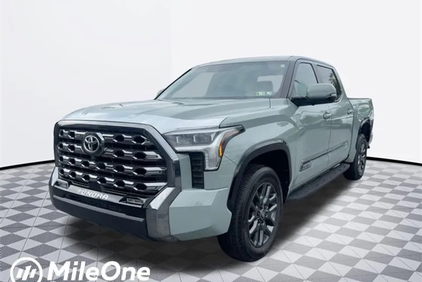2025 Toyota Tundra Platinum CrewMax photo 1
