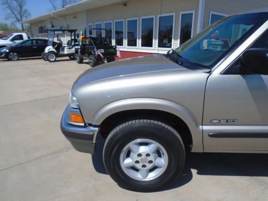 2001 Chevrolet S-10 Pickup photo 1