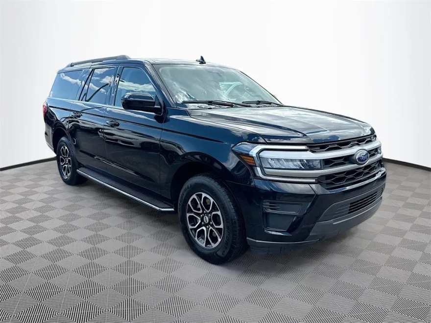 2023 Ford Expedition MAX XLT photo 1
