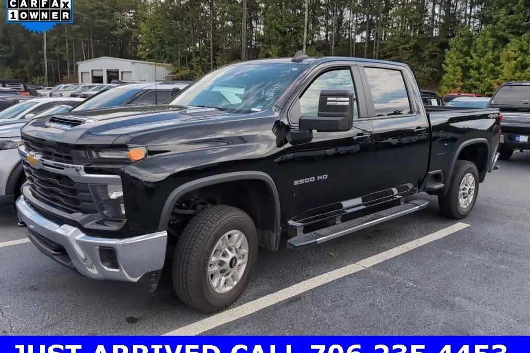 2024 Chevrolet Silverado 2500HD LT photo 1