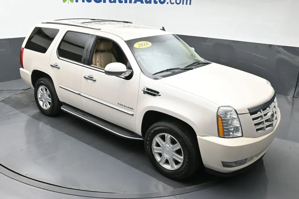 2010 Cadillac Escalade Base photo 1