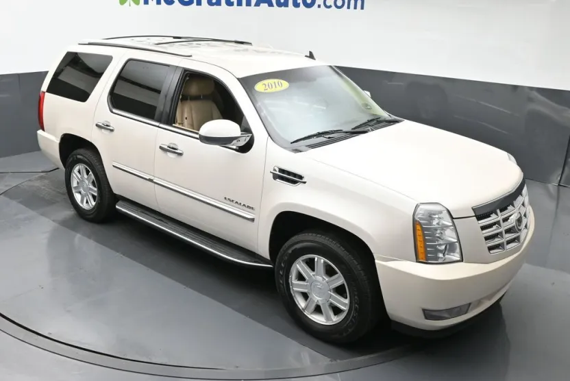 2010 Cadillac Escalade Base photo 1