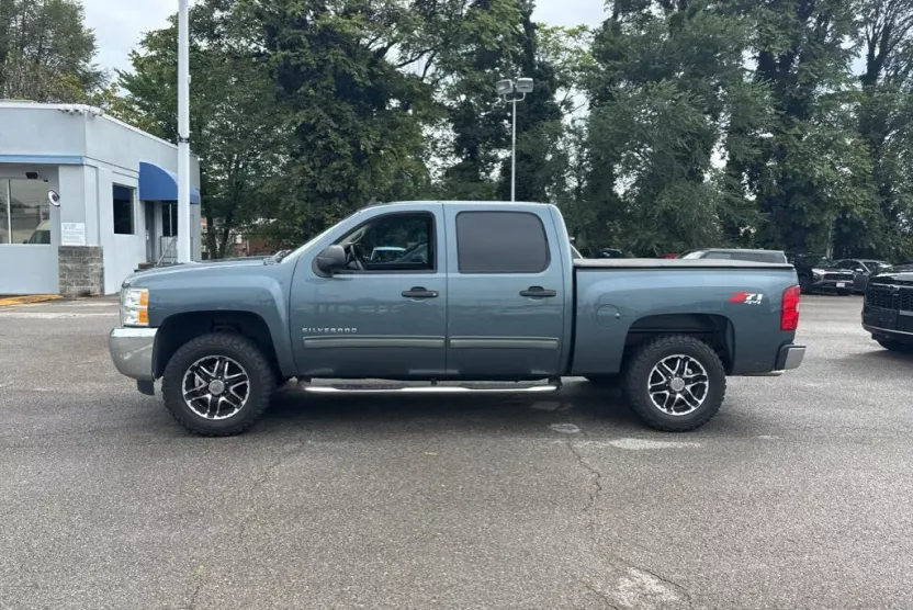 2012 Chevrolet Silverado 1500 LT photo 1