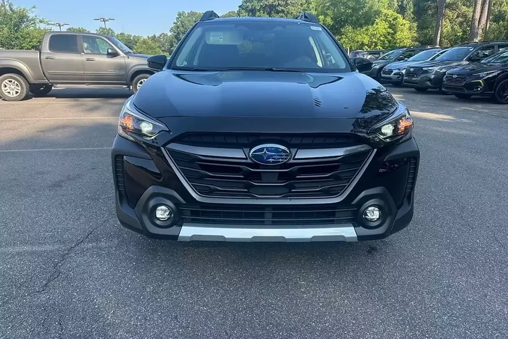 2025 Subaru Outback Limited photo 1