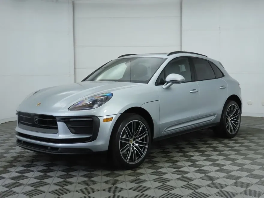 2025 Porsche Macan Base photo 1