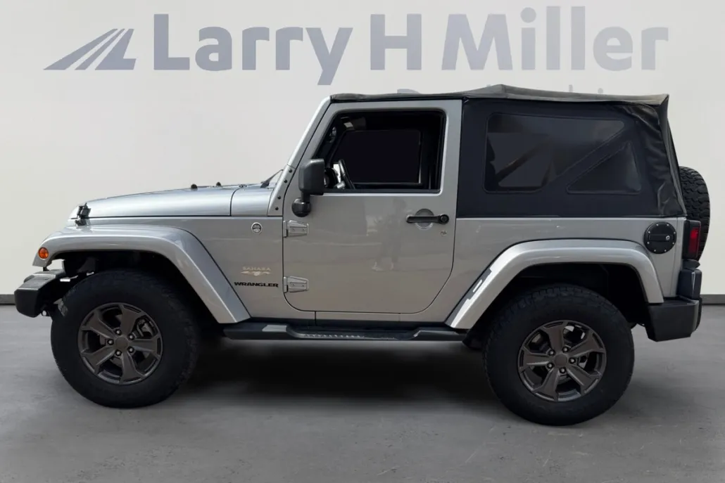 2014 Jeep Wrangler Sahara photo 1