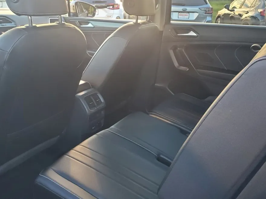 2022 Volkswagen Tiguan SE photo 1