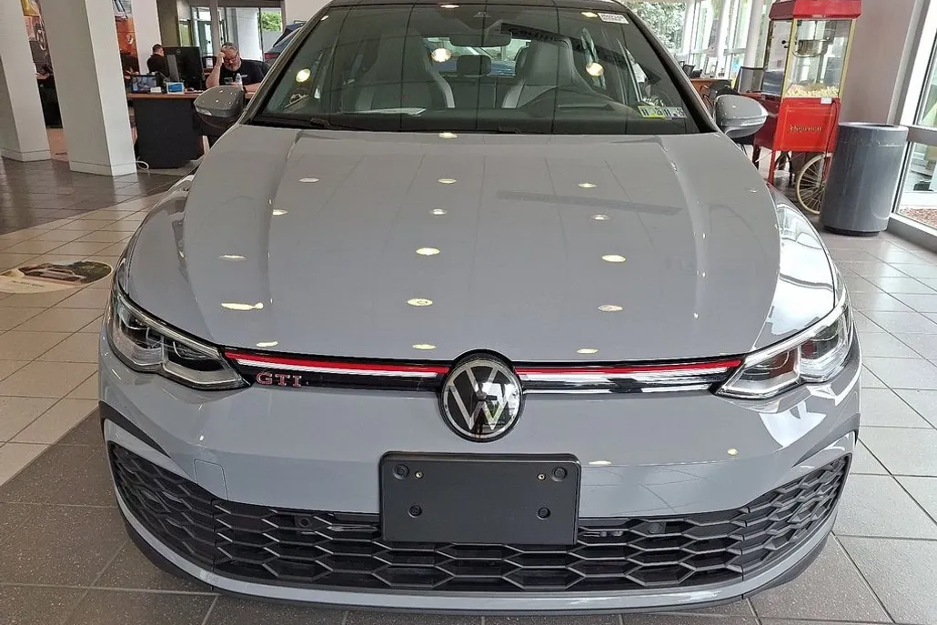 2024 Volkswagen Golf GTI Autobahn photo 1