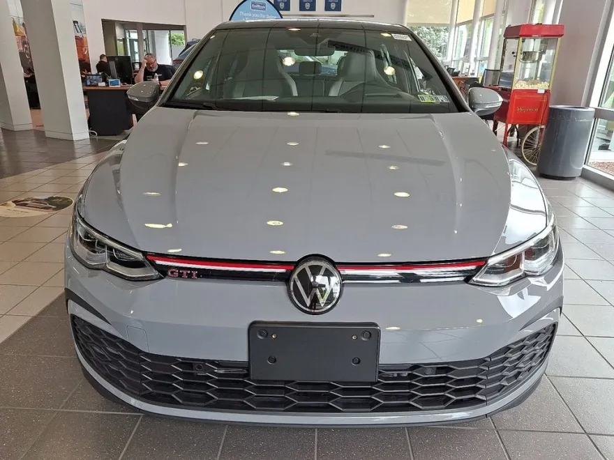 2024 Volkswagen Golf GTI Autobahn photo 1