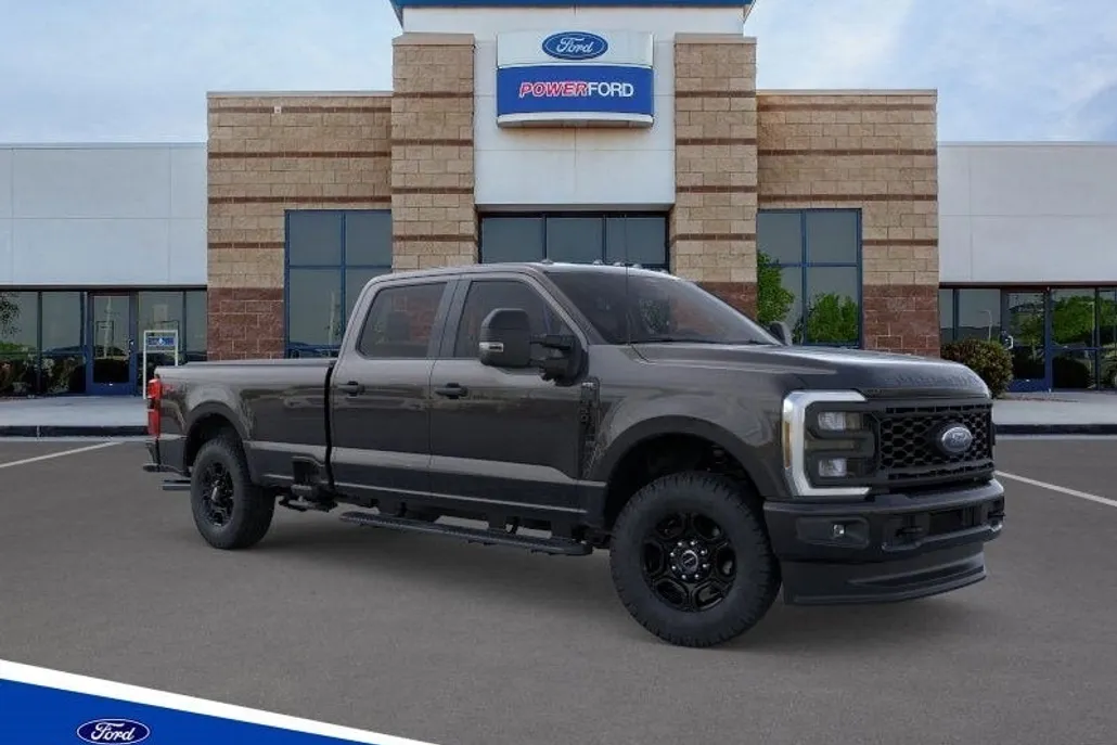 2025 Ford F-350 photo 1
