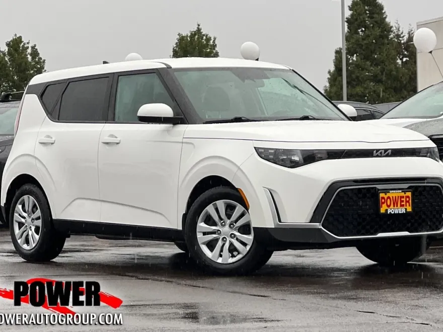 2023 Kia Soul LX photo 1