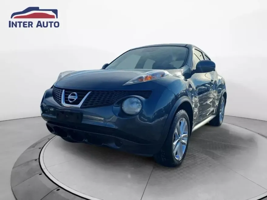 2012 Nissan Juke SV photo 1
