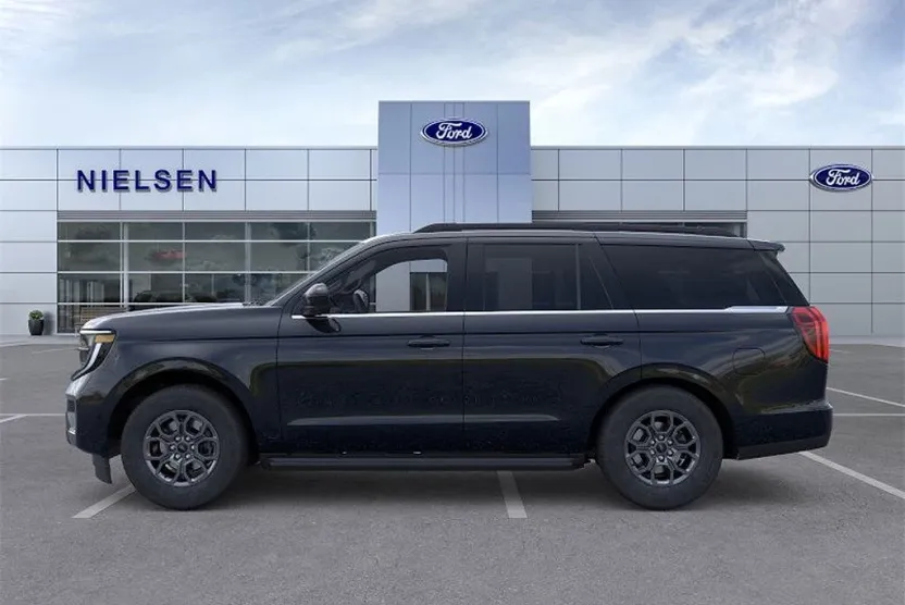2025 Ford Expedition photo 1