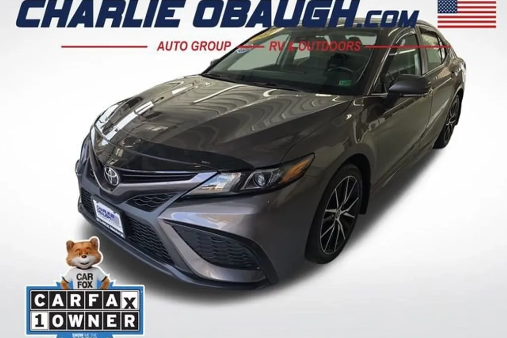 2024 Toyota Camry SE photo 1