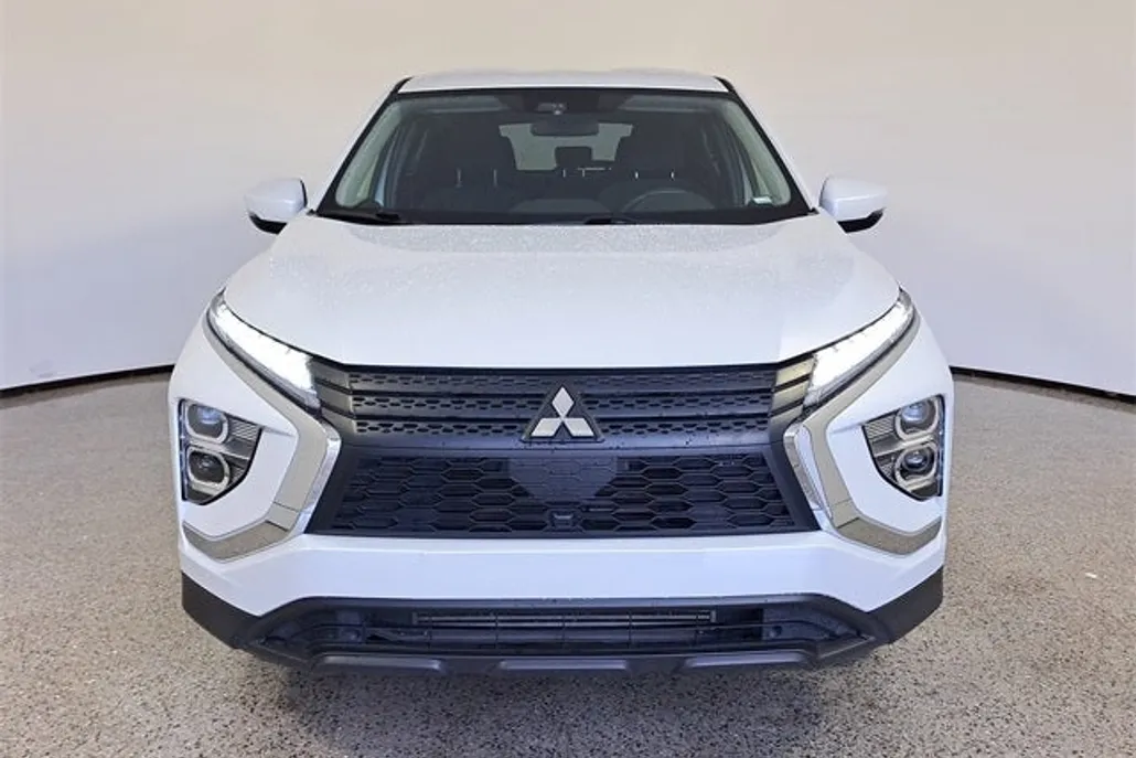 2023 Mitsubishi Eclipse Cross ES photo 1