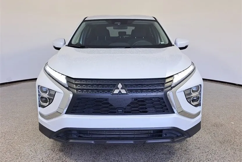 2023 Mitsubishi Eclipse Cross ES photo 1