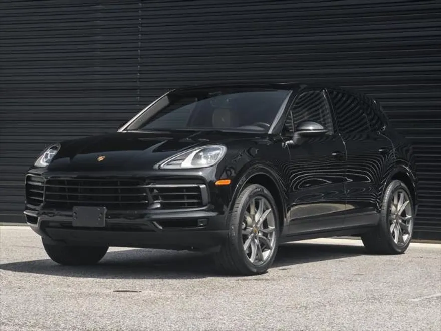 2023 Porsche Cayenne GTS photo 1