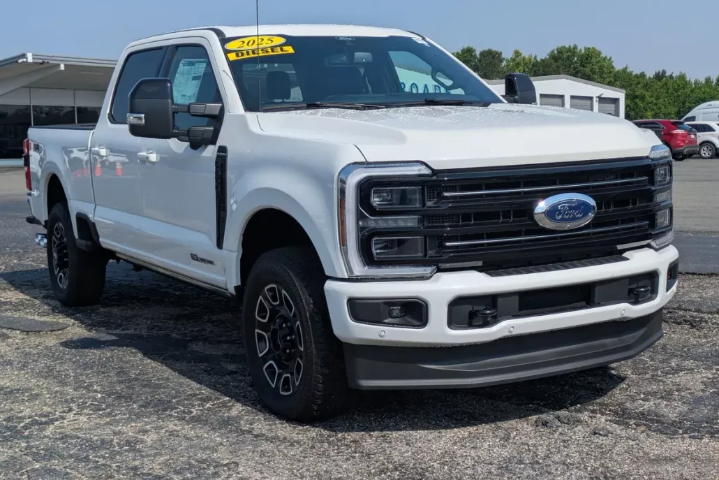 2025 Ford F-250 Platinum photo 1