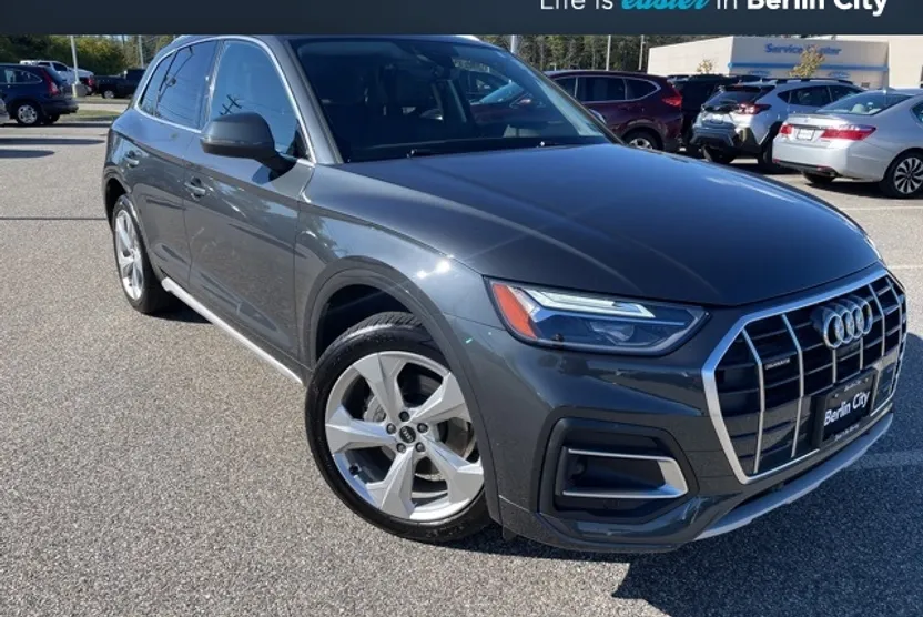2021 Audi Q5 45 Premium Plus photo 1