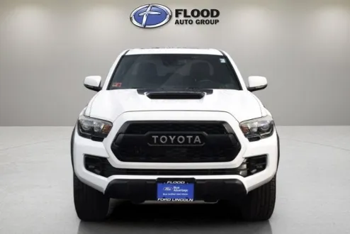 2019 Toyota Tacoma 4x4 TRD Pro photo 2