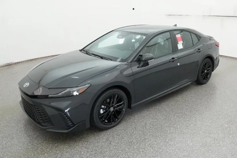 2026 Toyota Camry SE photo 1