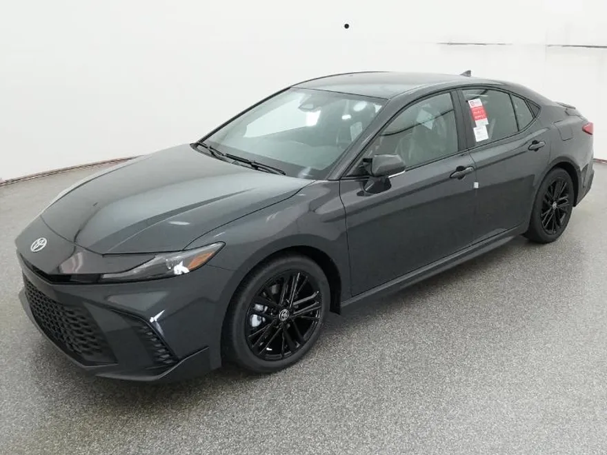 2026 Toyota Camry SE photo 1