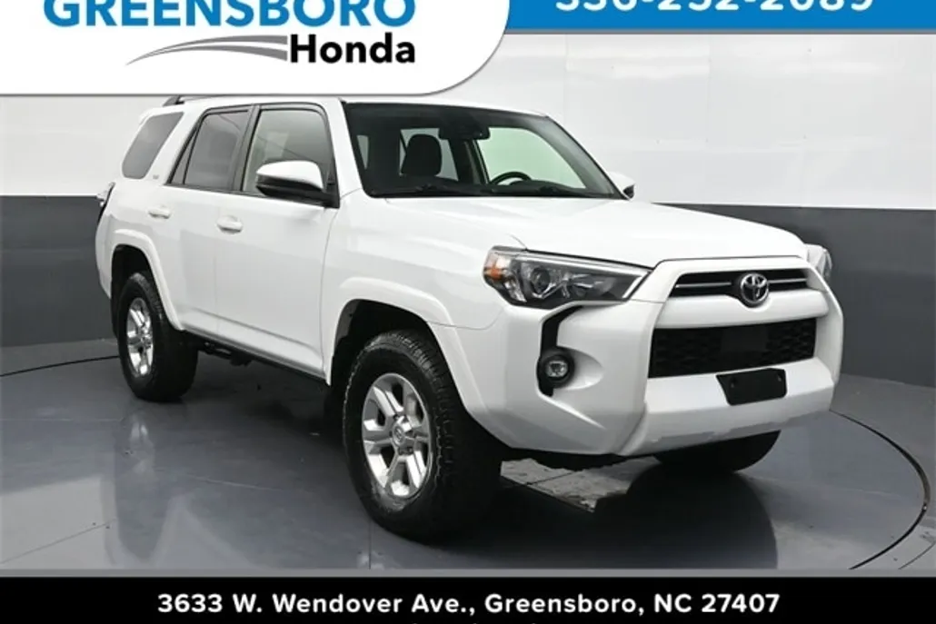 2021 Toyota 4Runner SR5 photo 1