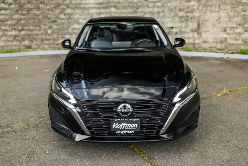 2023 Nissan Altima 2.5 SL photo 1