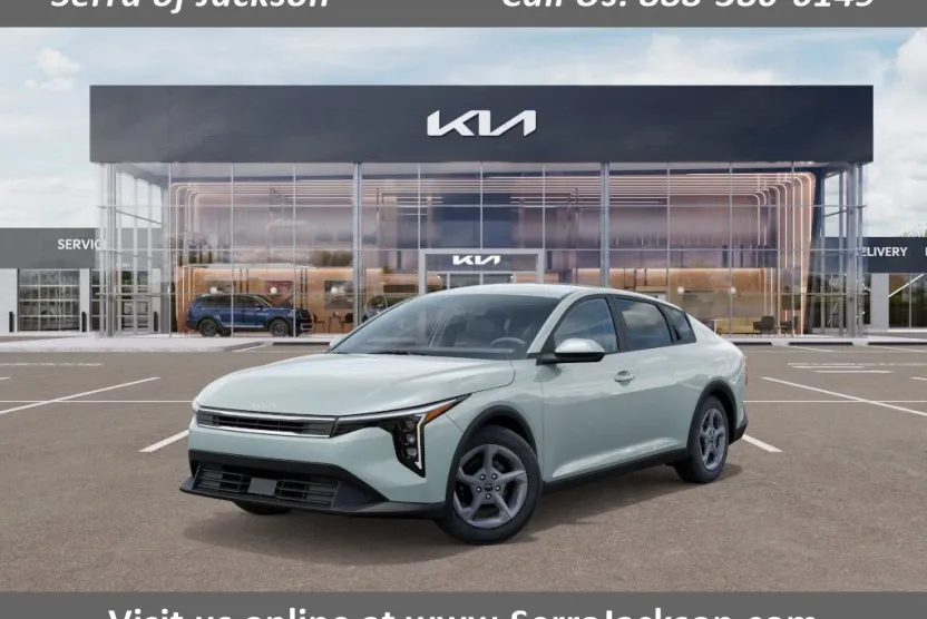 2025 Kia K4 LXS photo 1
