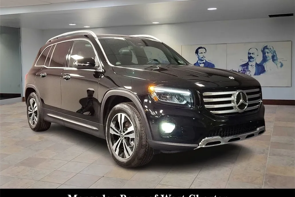 2025 Mercedes Benz GLB 250 4MATIC photo 1