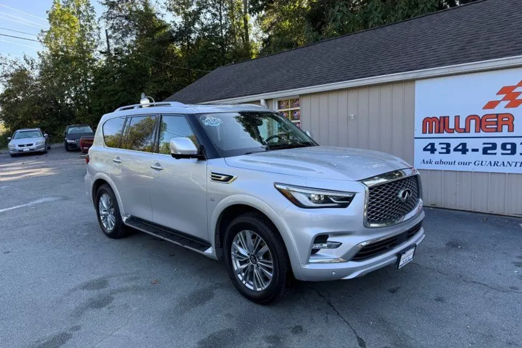 2019 Infiniti QX80 Luxe photo 1