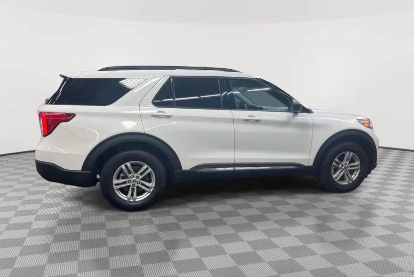 2022 Ford Explorer XLT photo 1