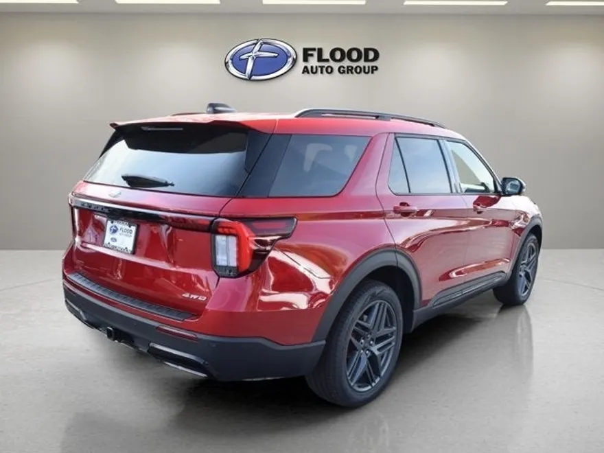 2025 Ford Explorer ST-Line photo 1