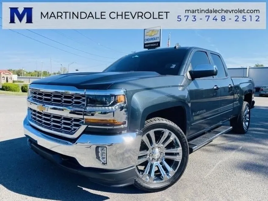 2018 Chevrolet Silverado 1500 LT photo 1
