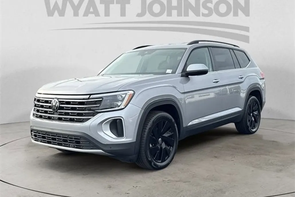 2024 Volkswagen Atlas SE photo 1