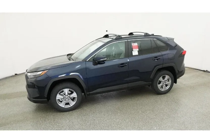 2025 Toyota RAV4 XLE photo 1