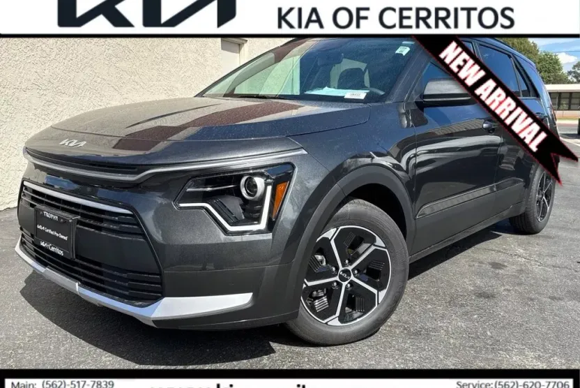 2025 Kia Niro LX photo 1