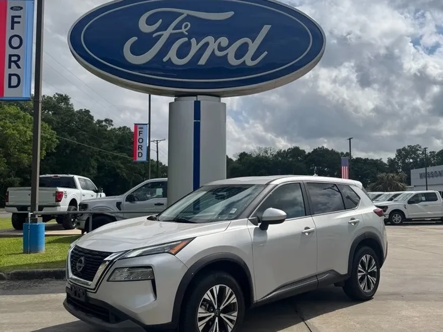 2023 Nissan Rogue SV photo 1