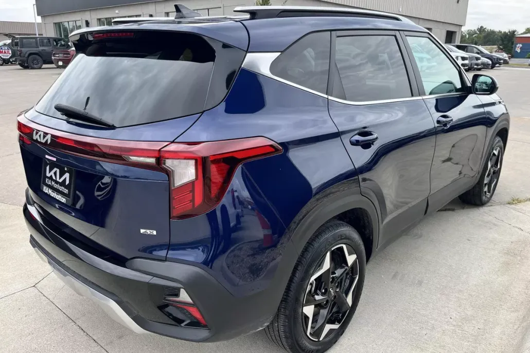 2024 Kia Seltos EX photo 1